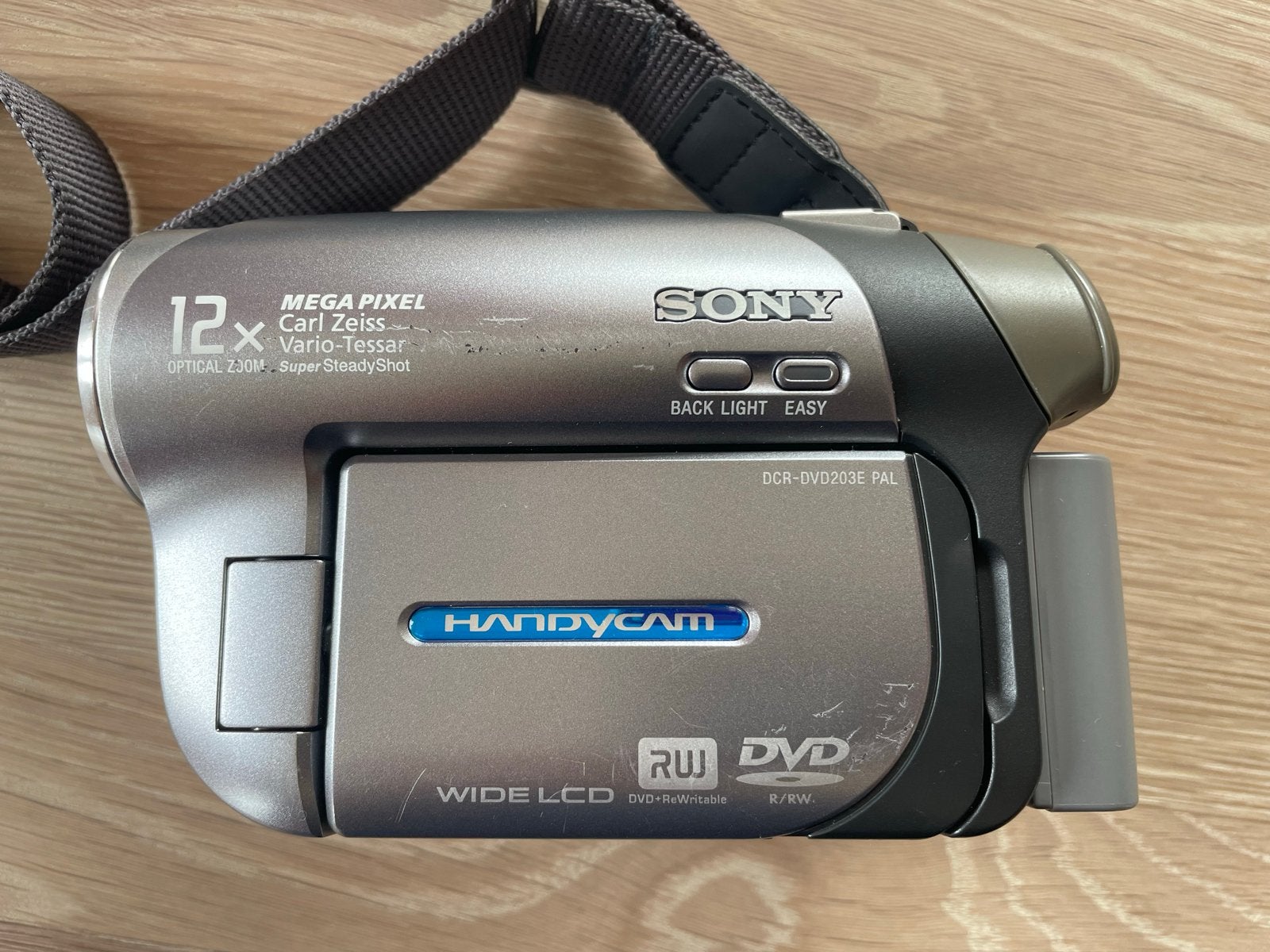 Sony Handycam DCR-DVD203E PAL DVD Camcorder, Gebruikt, Dvd, Ophalen of Verzenden, 8 tot 20x
