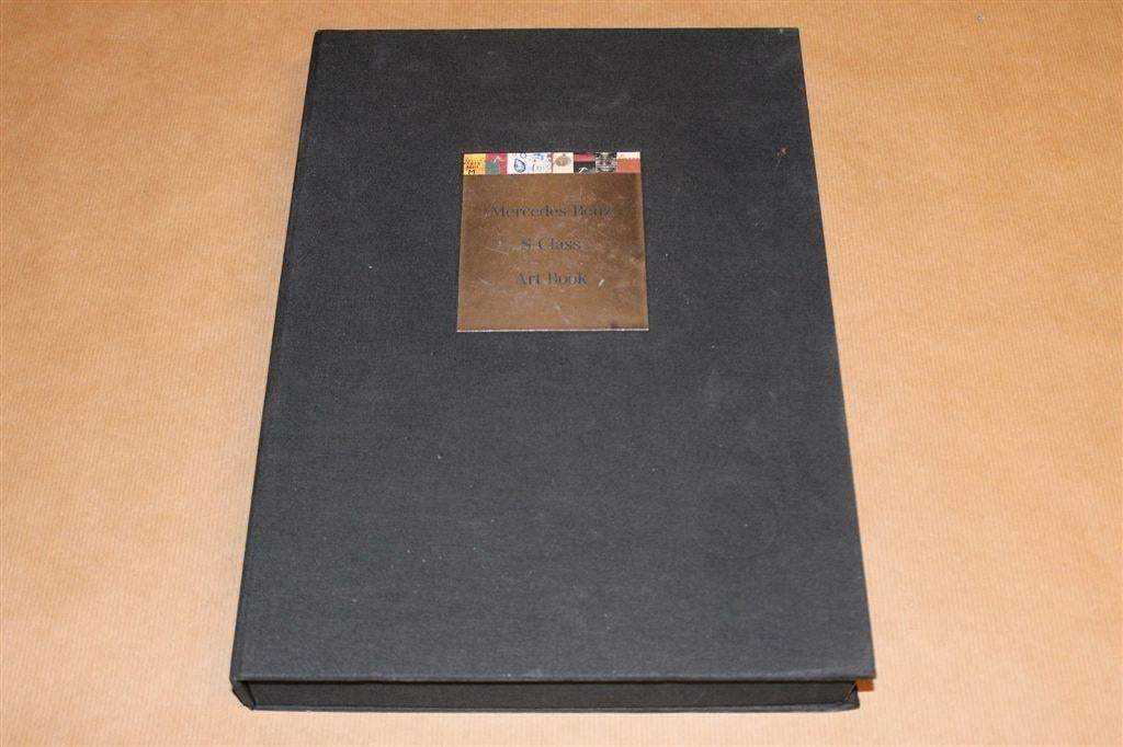 Kunstboek Mercedes S-Klasse [1998] — Tweetalig & in Case, Ophalen of Verzenden, Gelezen