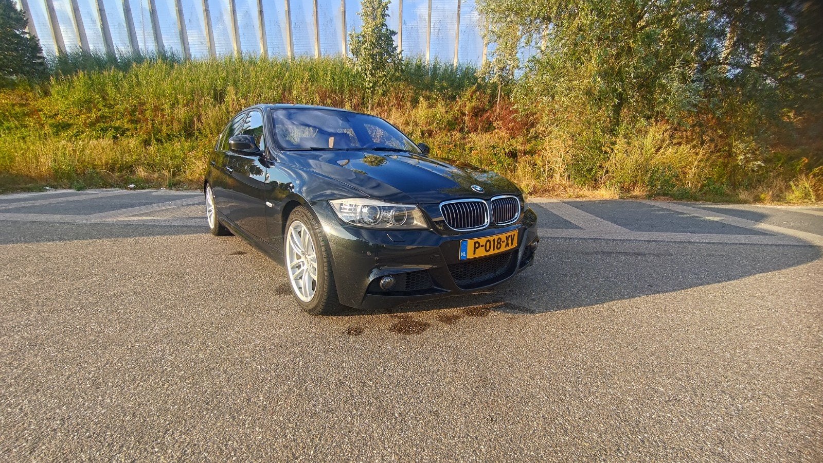 BMW 325i High Executive M-Sport Sedan (2009) | Sattelbraun, Automaat, 745 kg, Achterwielaandrijving, 1435 kg