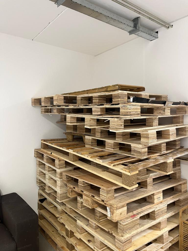 Gratis af te halen: Diverse houten pallets, Ophalen, Gebruikt