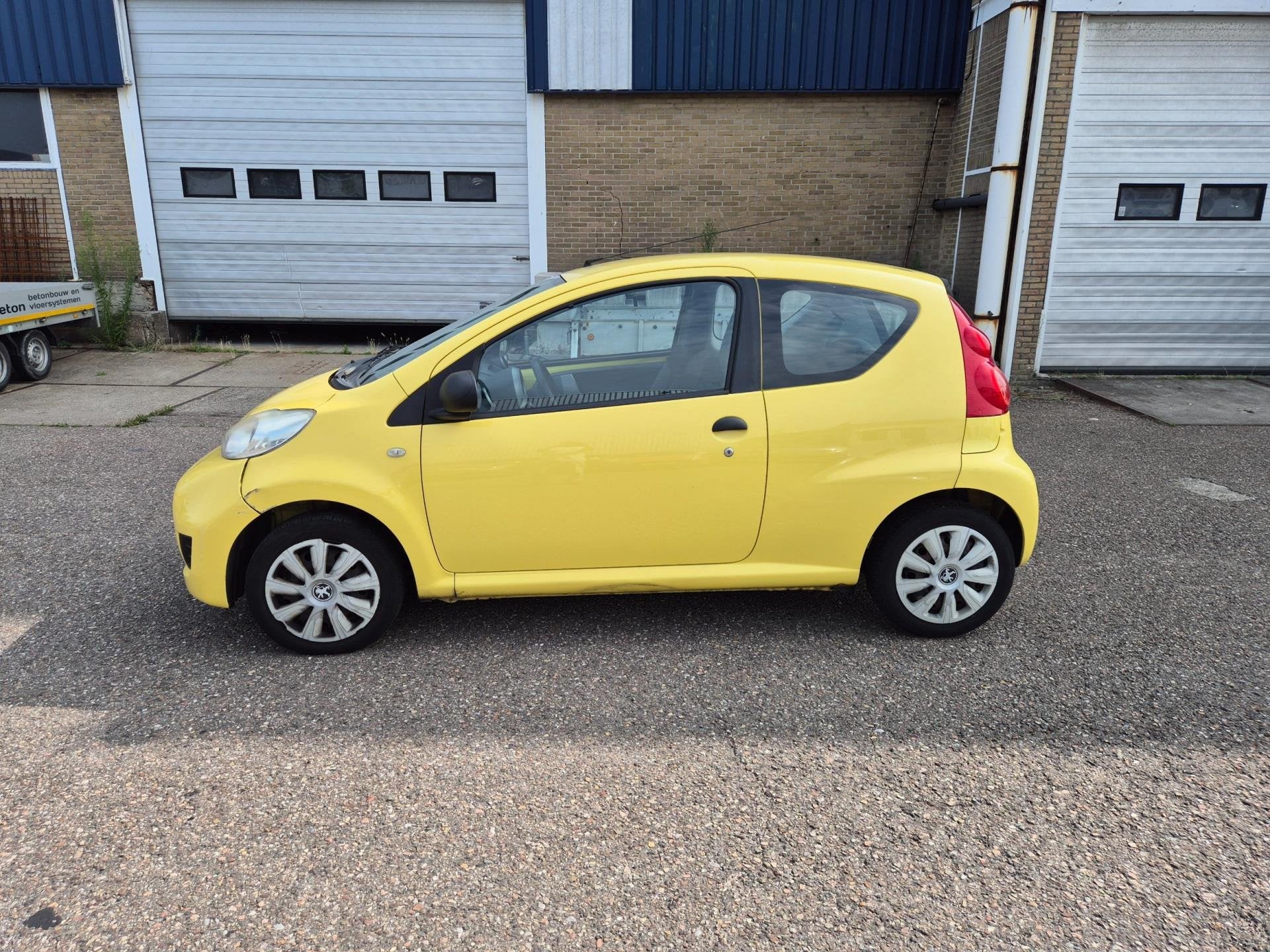 Peugeot 107 1.0-12V XR, apk nieuw bij aflevering, Auto's, Peugeot, Voorwielaandrijving, Airbags, Stof, Gebruikt