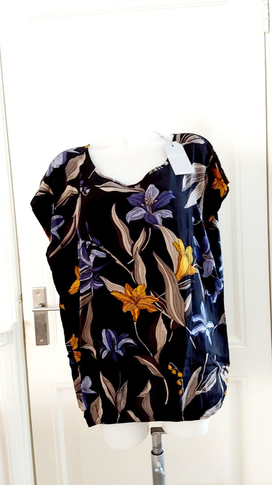 Mooie Elvira top maat 44 nieuw, ., Zwart, Maat 42/44 (L), Nieuw