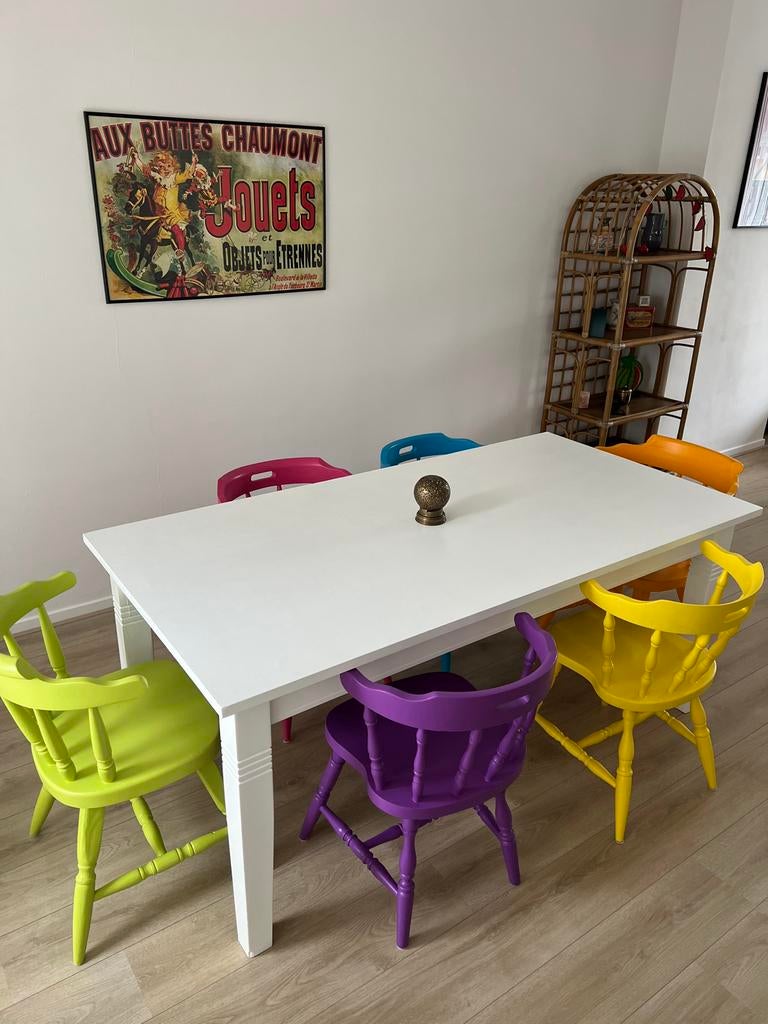 Vintage eettafel met 6 vrolijke cafestoelen, Huis en Inrichting, Tafels | Eettafels, Ophalen, Gebruikt, 50 tot 100 cm, Vijf personen of meer