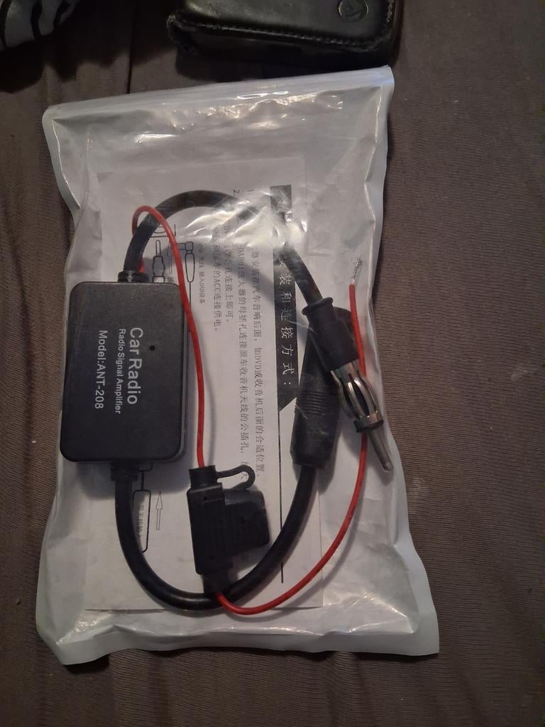 Auto Radio Signaal Versterker - Model ANT-208, Auto diversen, Autoradio's, Ophalen of Verzenden