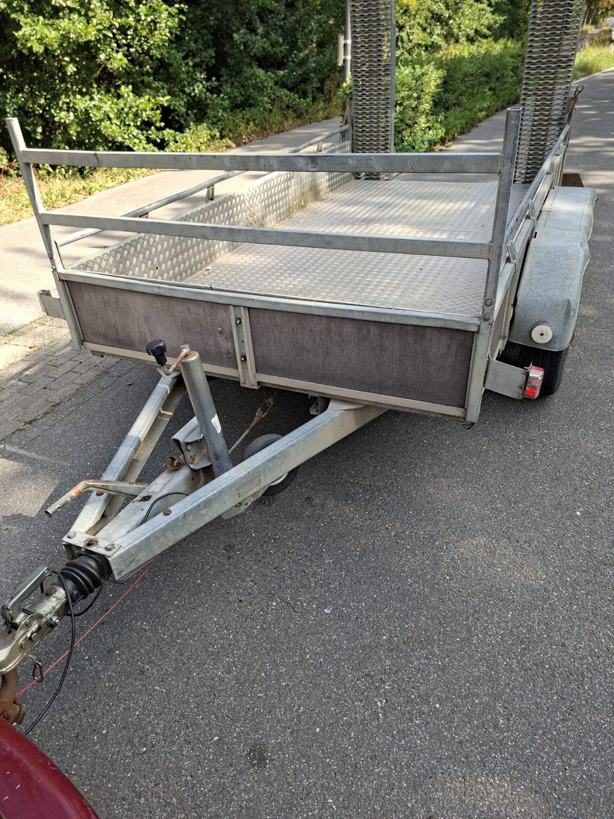 Dubbelasser aanhanger 2700kg met verstelbare rijplaten, Ophalen, Gebruikt
