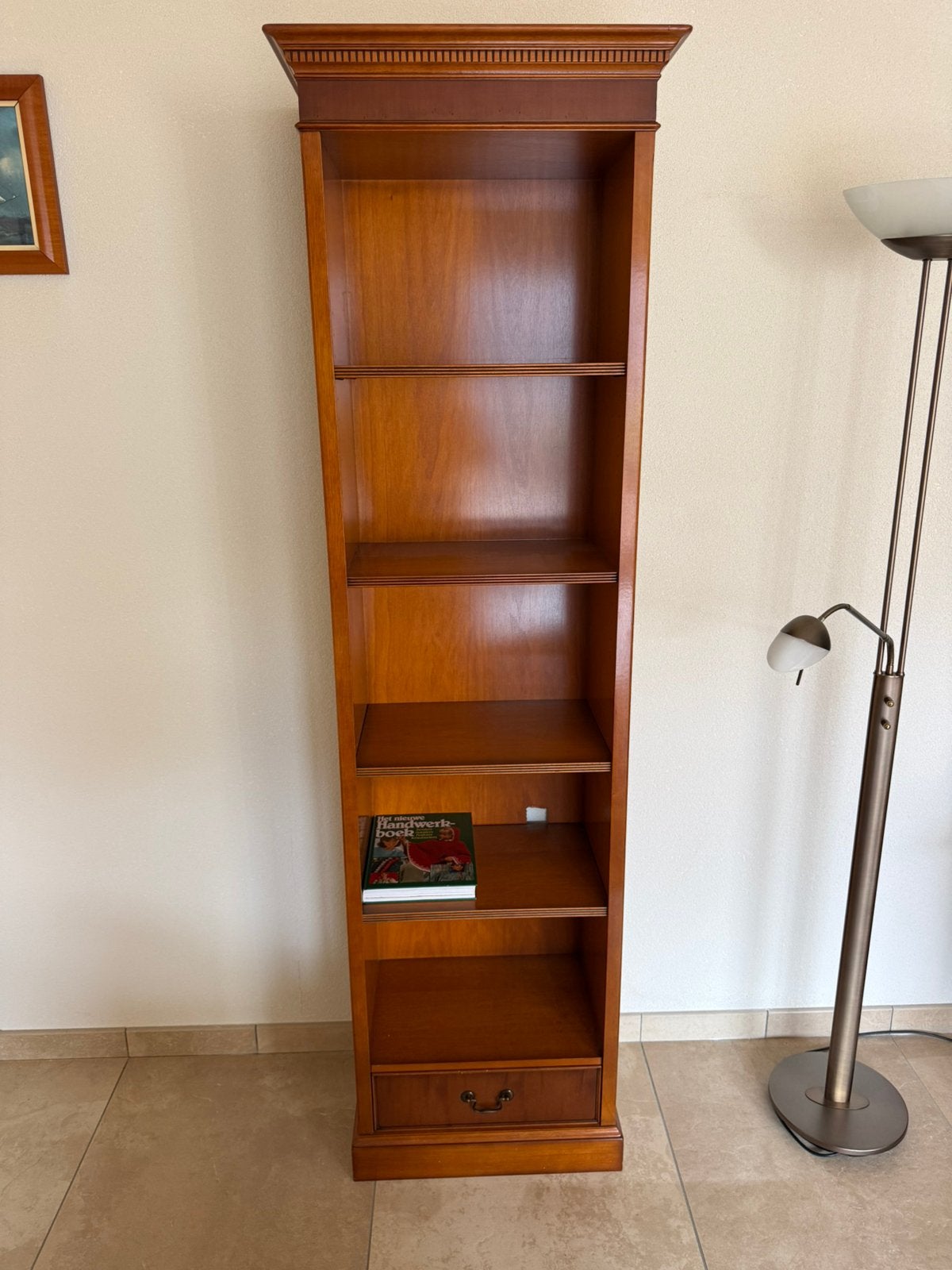Vintage boekenkast, taxushout, Ophalen, Met plank(en), Gebruikt, Vintage