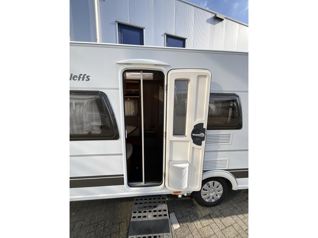 Dethleffs Nomad 470 ER ENKELE BEDDEN-NETJES, Caravans en Kamperen, Rondzit, Bedrijf, Dethleffs, 5 tot 6 meter