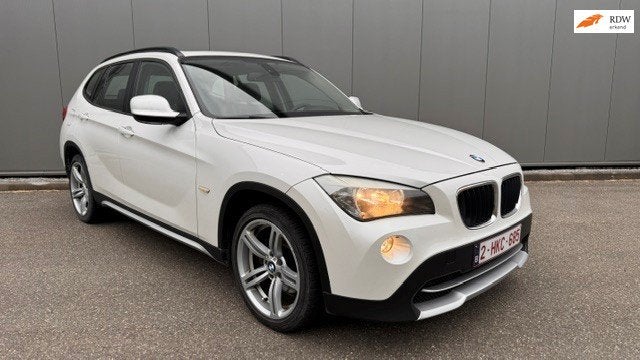 BMW X1 XDrive18d LEDER CLIMA PANO, Auto's, X1, Wit, Origineel Nederlands, Bedrijf