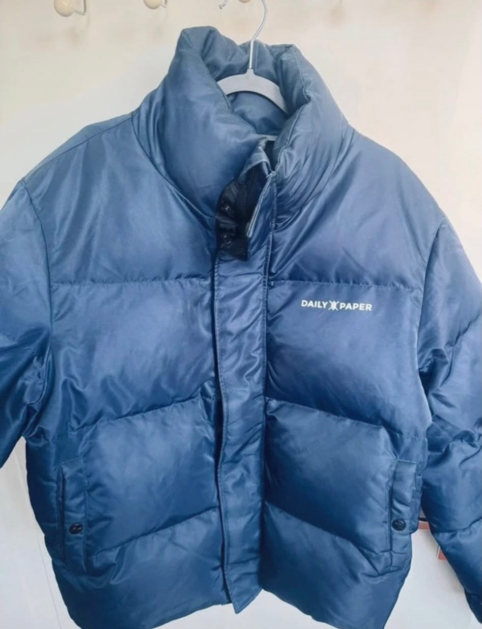 Daily Paper Vintage Puffer Jacket  Maat L Donkerblauw, Ophalen, Zo goed als nieuw, Maat 52/54 (L), Blauw