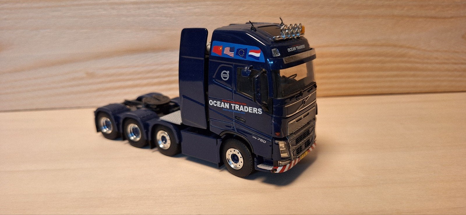 Te koop B-keus Volvo Ocean Traders 4 asser, Hobby en Vrije tijd, Ophalen of Verzenden, Zo goed als nieuw, Bus of Vrachtwagen, Wsi