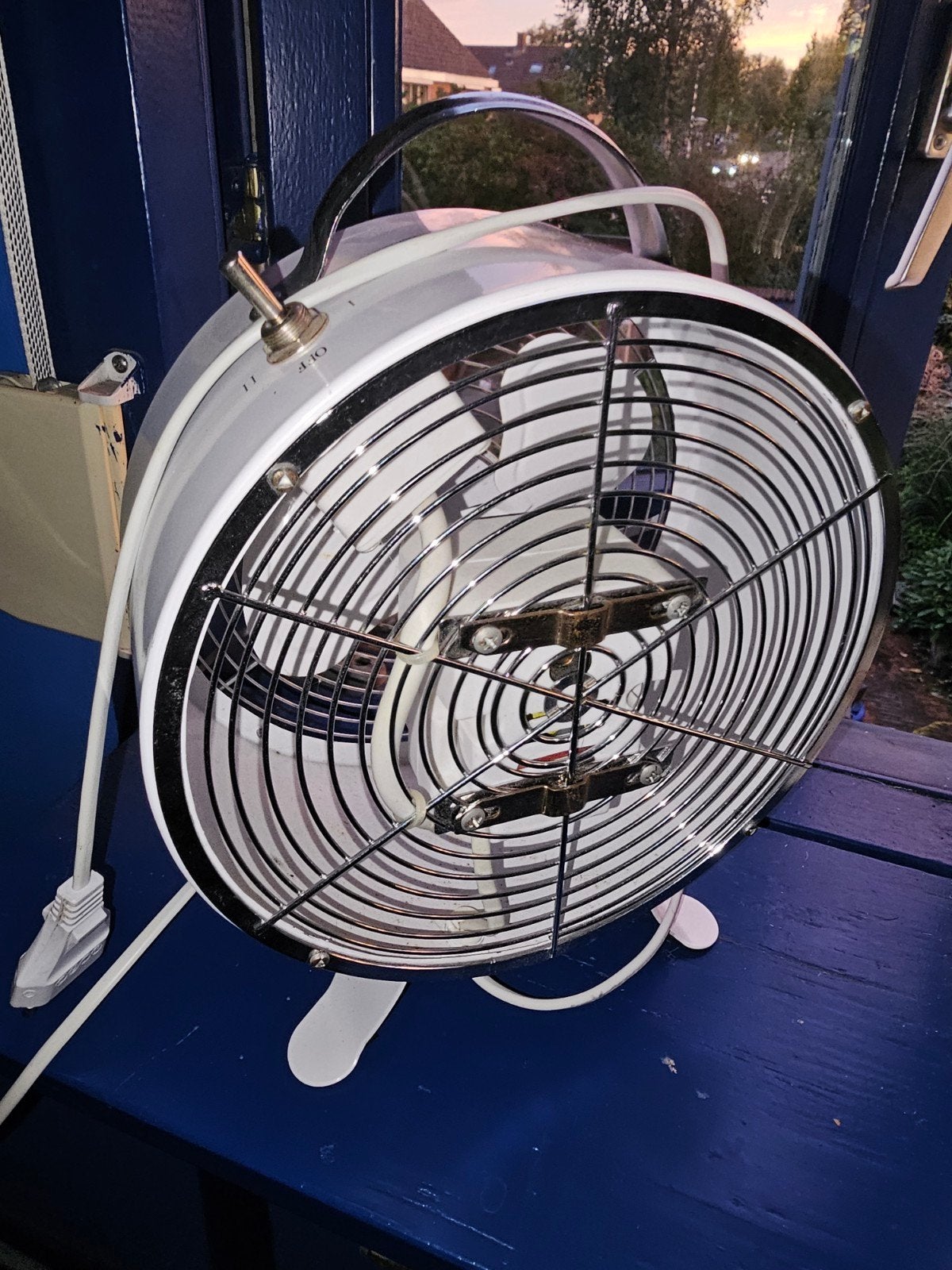 witte metalen ventilator, Ophalen of Verzenden, Zo goed als nieuw, Statiefventilator