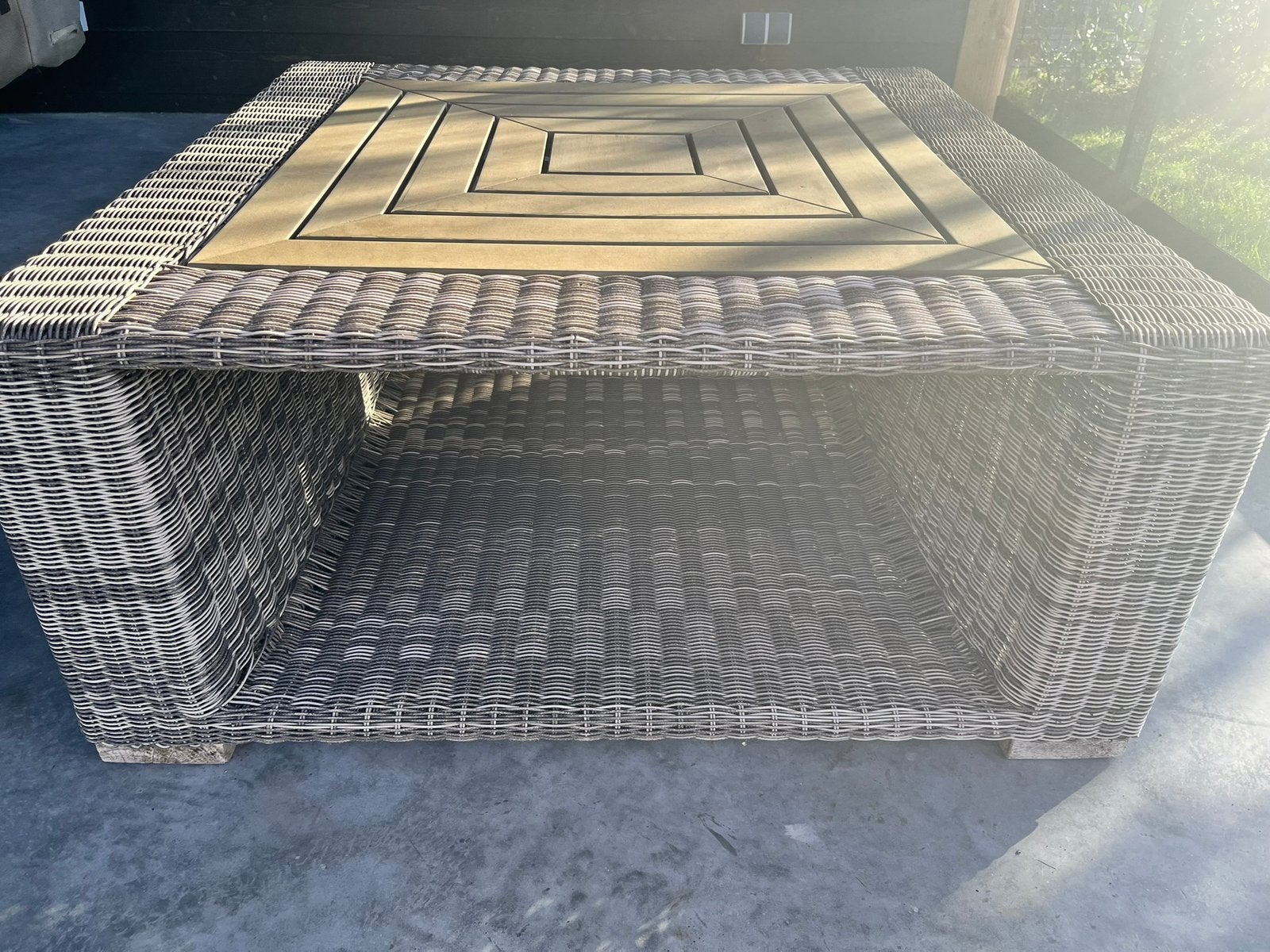 Gratis tuintafel, Tuin en Terras, Ophalen, Gebruikt, Wicker, Bijzettafel