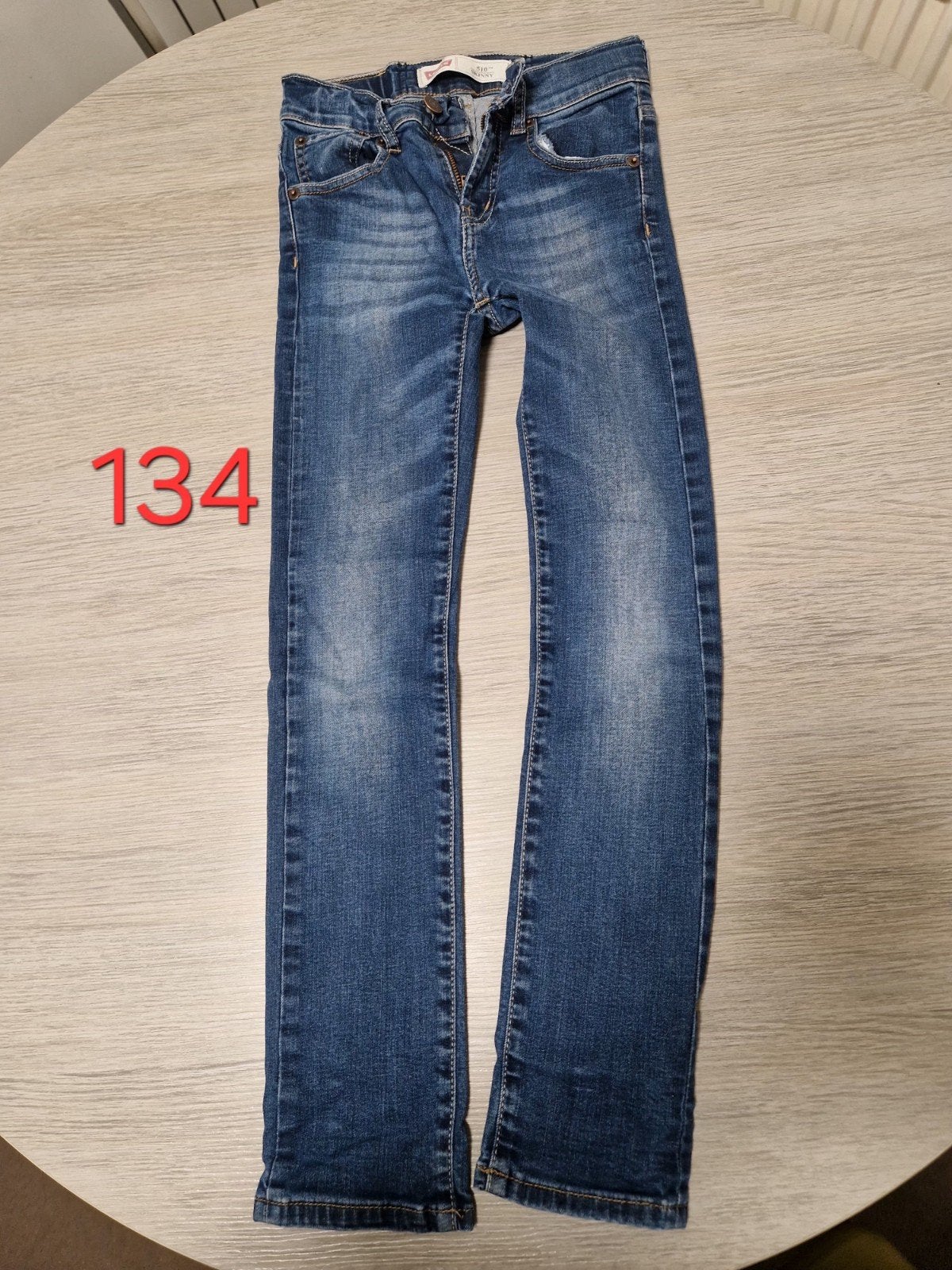 spijkerbroek 134 levi's, Broek, Gebruikt, Ophalen of Verzenden, Levi's