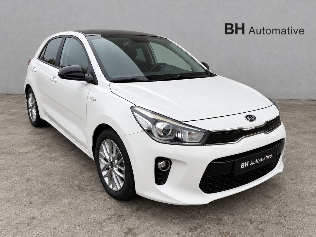 Kia Rio 1.4 Crdi Ecodynamics 90pk 2017 Wit, Auto's, Voorwielaandrijving, Dealer onderhouden, 450 kg, Zwart