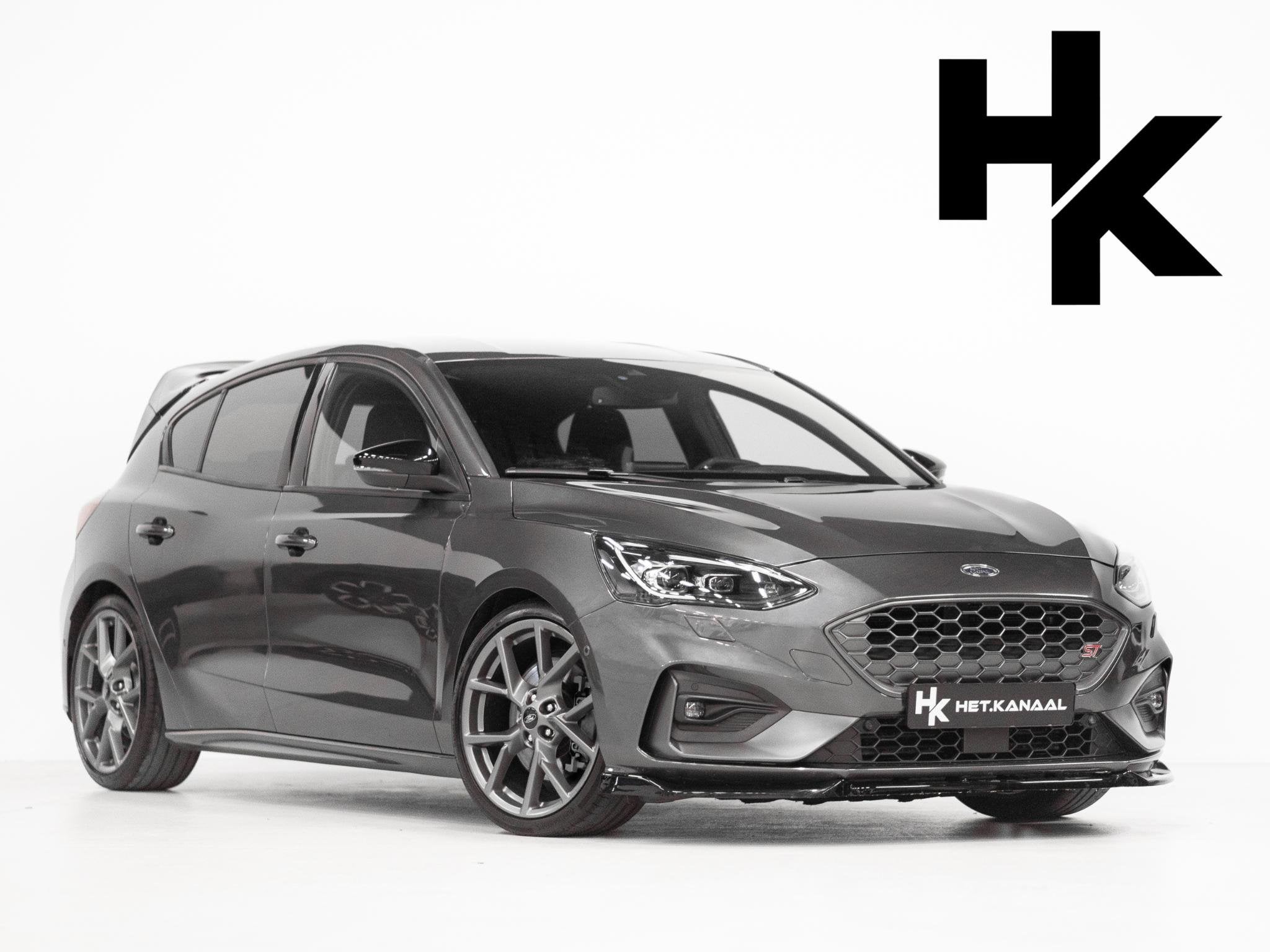 Ford Focus 2.3 EcoBoost ST-3 ACC Keyless Milltek Stoelv, Auto's, 1408 kg, Gebruikt, Euro 6, Leder en Stof