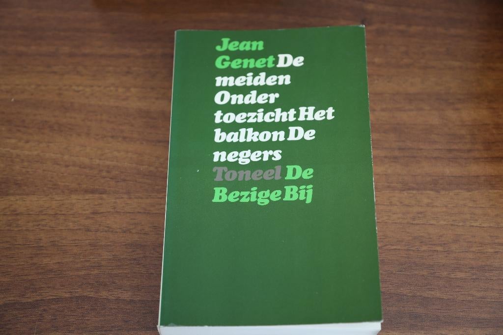 Jean Genet - De meiden/ Onder toezicht/ Het balkon/De negers, Boeken, Ophalen of Verzenden, Gelezen, Europa overig