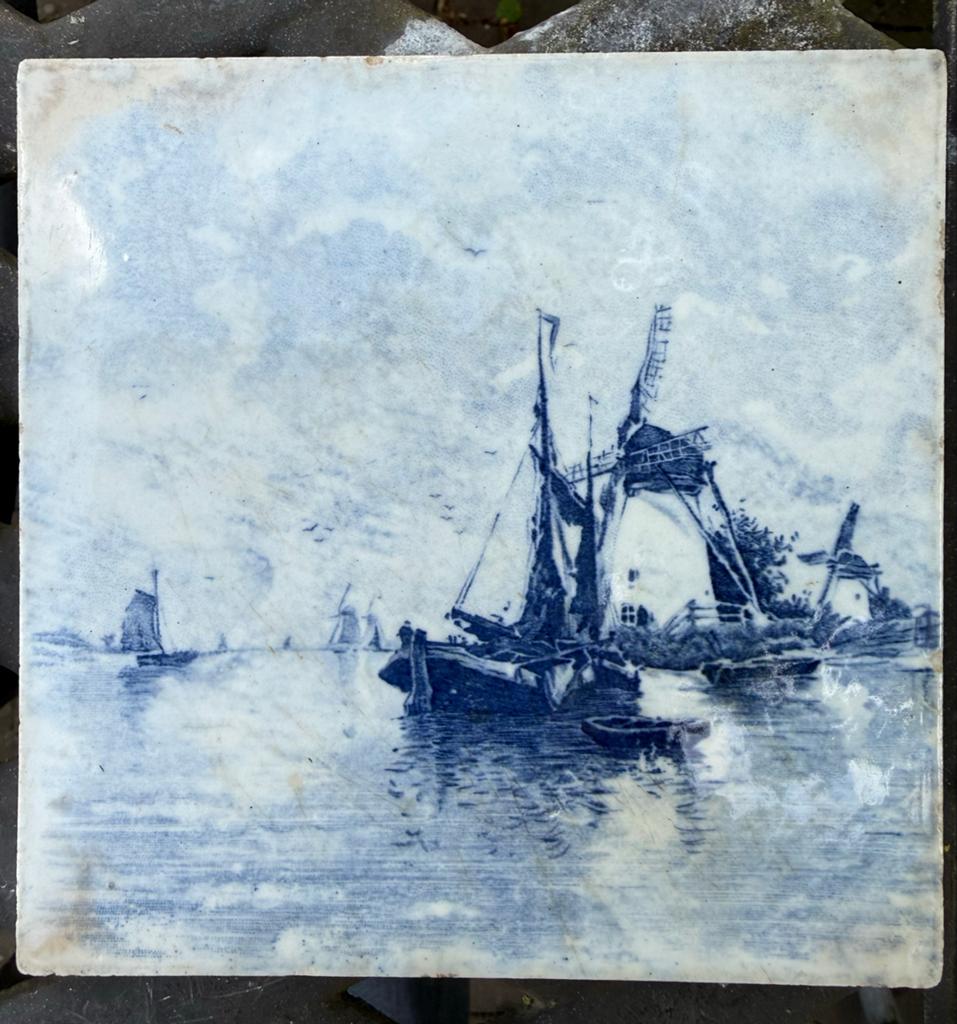 Twee prachtige, antieke Oud Hollandse tegels, Antiek en Kunst, Ophalen of Verzenden