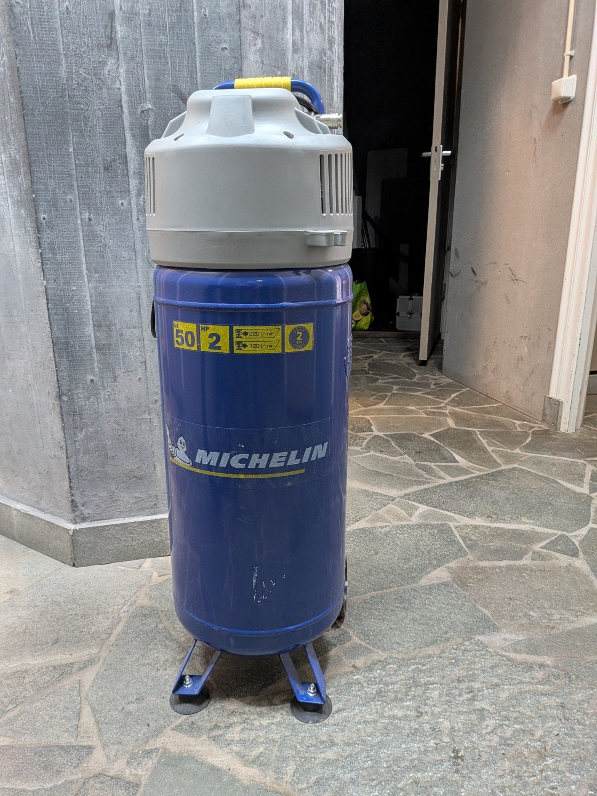 Michelin Compressor 50L - Zo goed als nieuw, Doe-het-zelf en Verbouw, Compressors, Ophalen, Zo goed als nieuw, 25 tot 100 liter