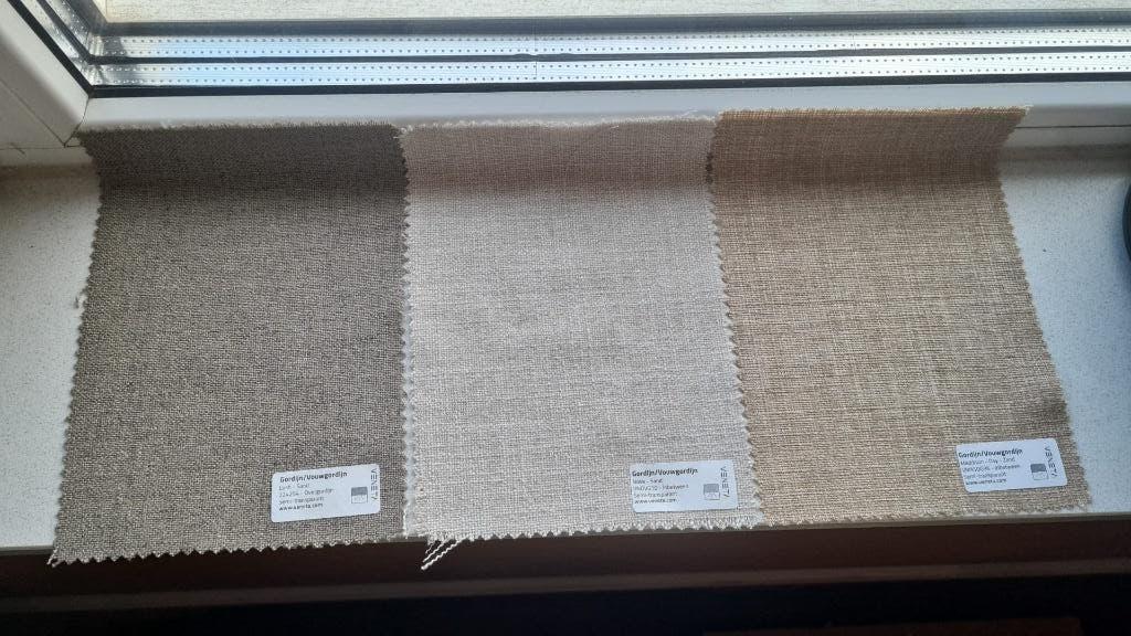Nieuwe vouwgordijnen van Veneta, Ophalen, Bruin, 200 cm of meer, Nieuw