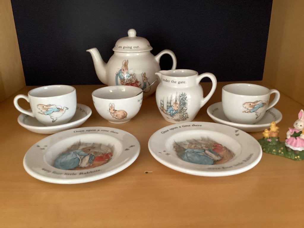 Peter Rabbit Kinder/poppenservies - Compleet Theeservies, Verzamelen, Ophalen of Verzenden, Zo goed als nieuw, Porselein, Compleet servies