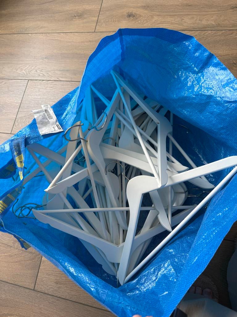 Grote partij witte houten kleerhangers, Ophalen, Gebruikt, Hout, Volwassenen