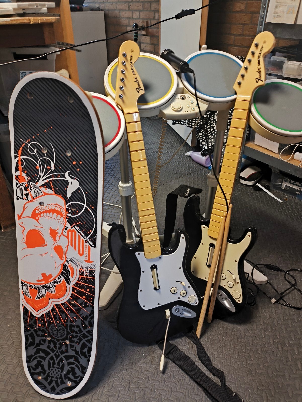 Rockband Set Wii met Drumstel, Game, Microfoon en Skateboard, Nintendo, Muziek, Eén computer, Nintendo