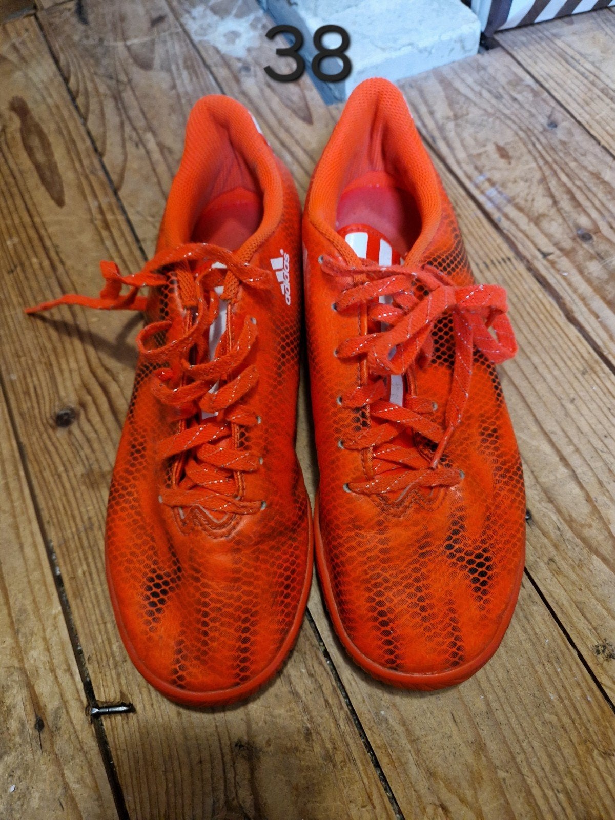 zaal sport schoenen adidas  maat 38 oranje, Adidas, Schoenen, Nieuw, Ophalen of Verzenden