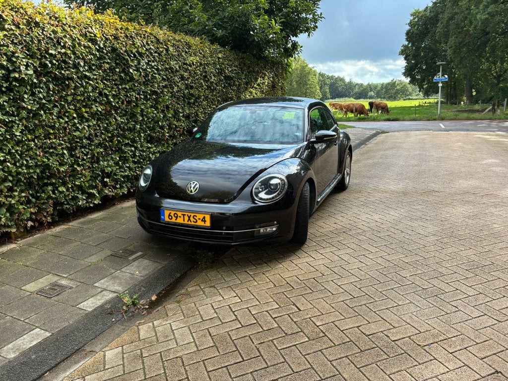 2012 Volkswagen Beetle 1.4 TSI SPORT II Dealer Onderhouden, Auto's, Voorwielaandrijving, 4 cilinders, Zwart, Origineel Nederlands