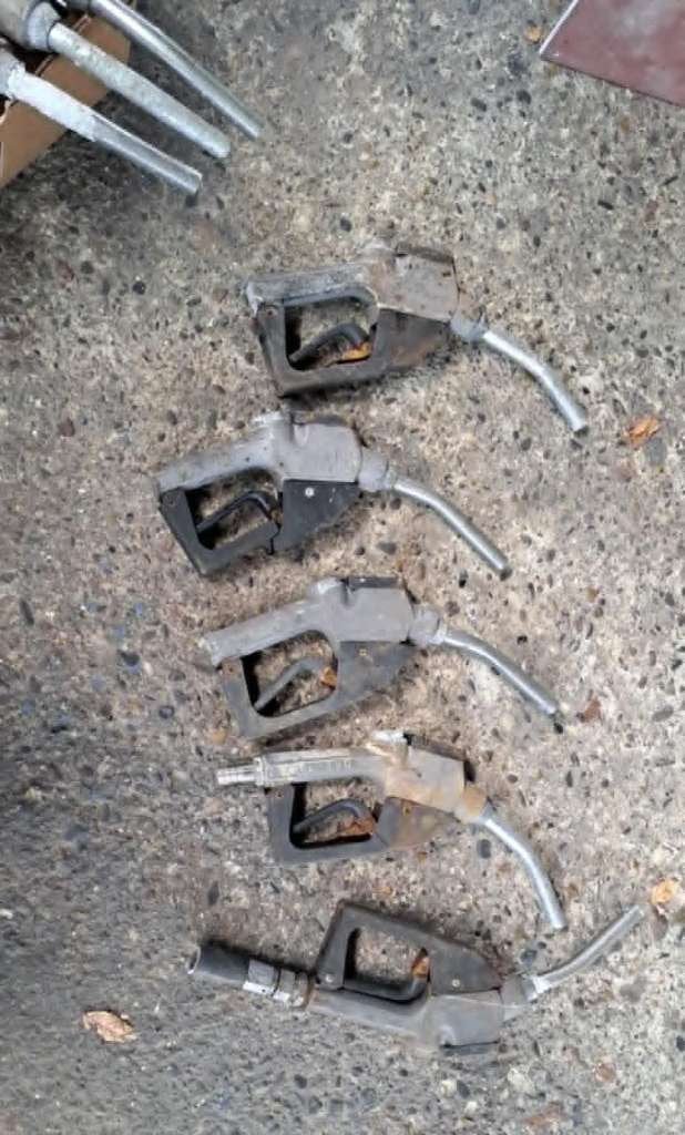 Benzinepomp pistool pistolen handvat oud, Ophalen of Verzenden, Gebruikt, Gebruiksvoorwerp