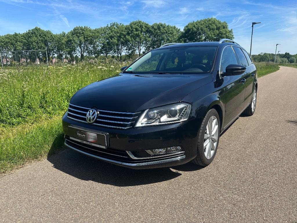 Volkswagen Passat Variant 1.8 TSI Highline 161PK STANDKACHEL, Voorwielaandrijving, Euro 5, Zwart, 4 cilinders