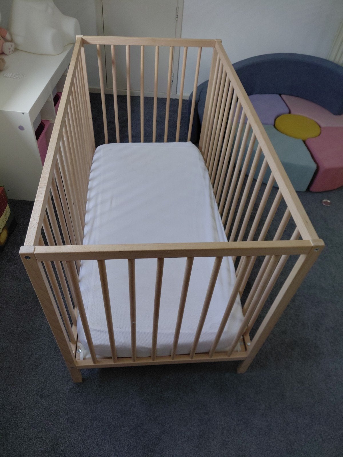 Ikea ledikant met eventueel matras en aerosleep topper., Ophalen, Zo goed als nieuw, Ledikant