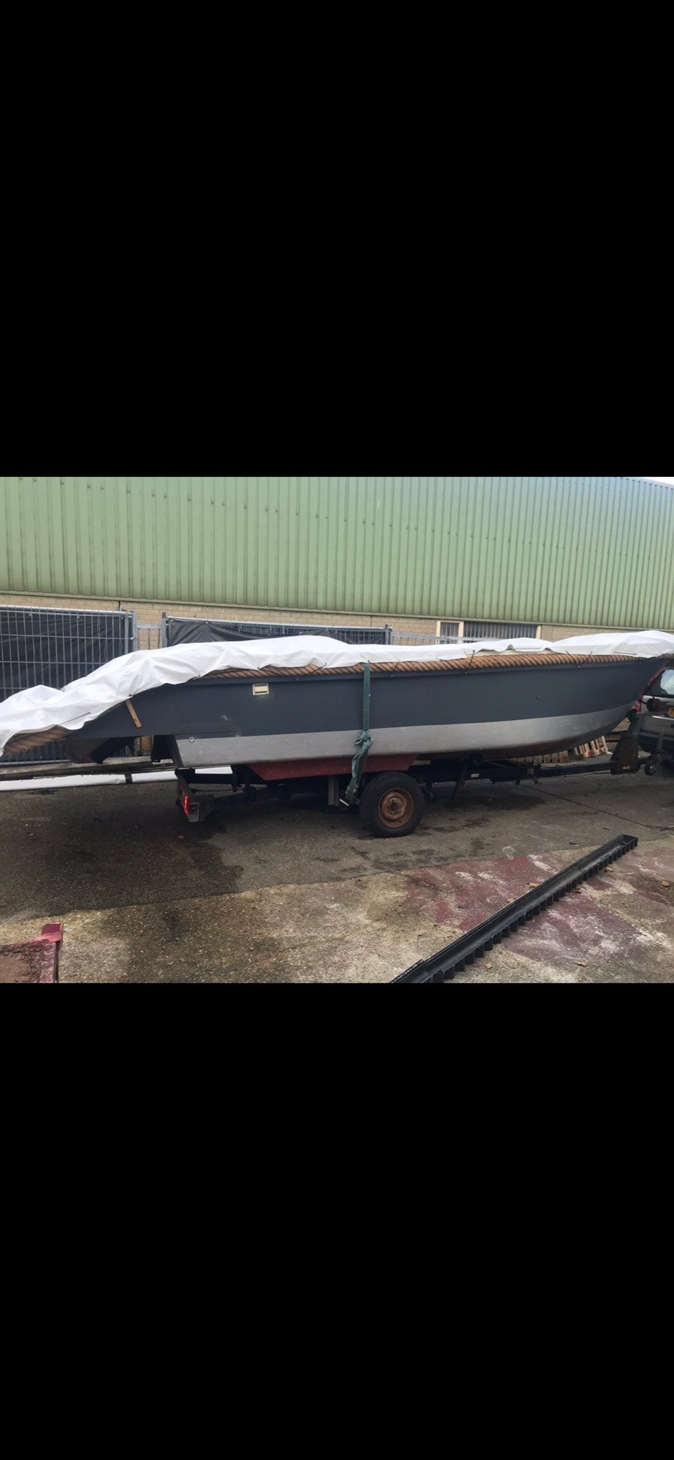 Polyester boot 8 meter - Opknapper, Watersport en Boten, Motorboten en Motorjachten, Gebruikt, Polyester, Geen motor, Trailer