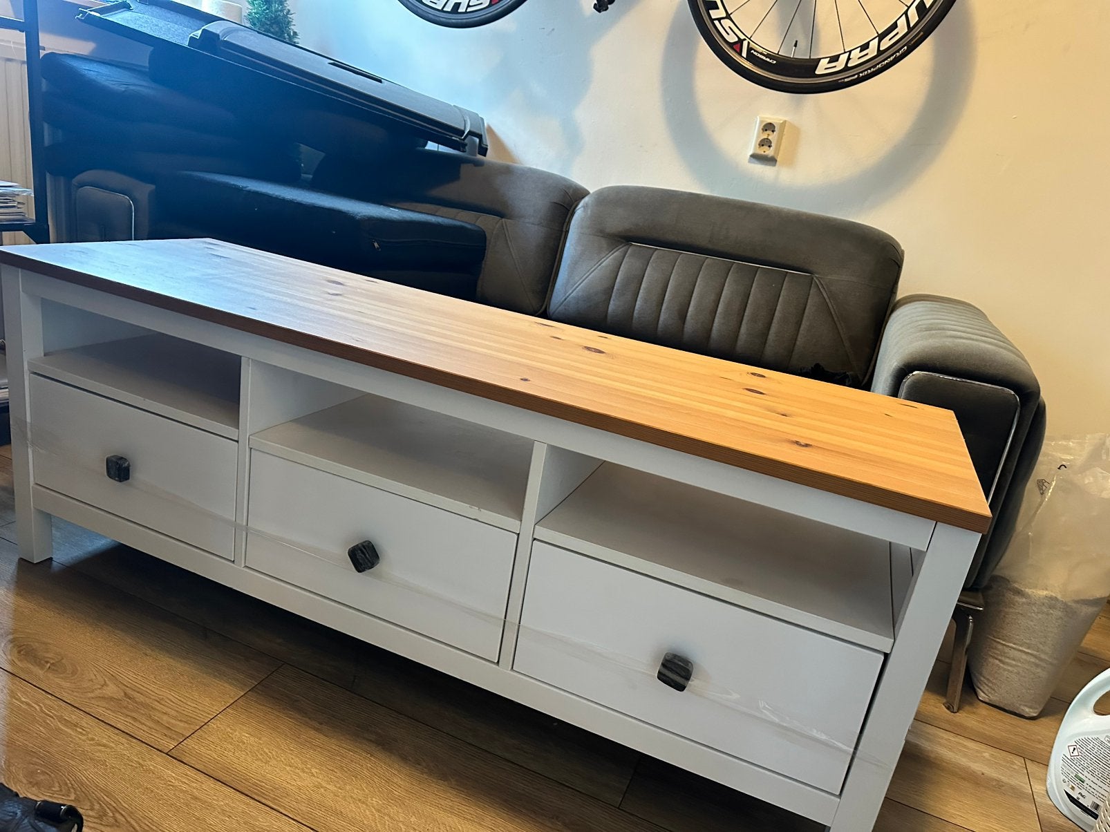IKEA HEMNES Tv-meubel (Wit/Lichtbruin - 148x47x57 cm), Ophalen, Zo goed als nieuw, 25 tot 50 cm, Minder dan 100 cm