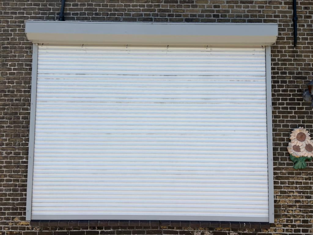 Elektrisch rolluik, wit, met schakelaar, Doe-het-zelf en Verbouw, Rolluiken, Ophalen, Gebruikt, 150 tot 200 cm, Elektrische bediening