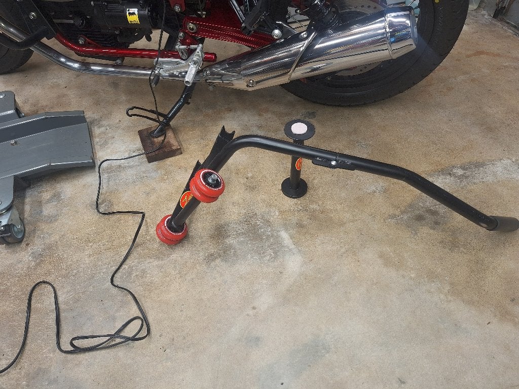 Moto guzzi V 7 verrijdbare motorsteun en bokje, 2 cilinders, Motorrijbewijs A, Gebruikt, Particulier