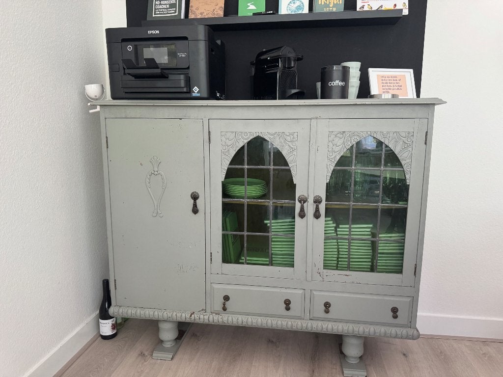 Brocante grijs kastje, Antiek en Kunst, Curiosa en Brocante, Ophalen