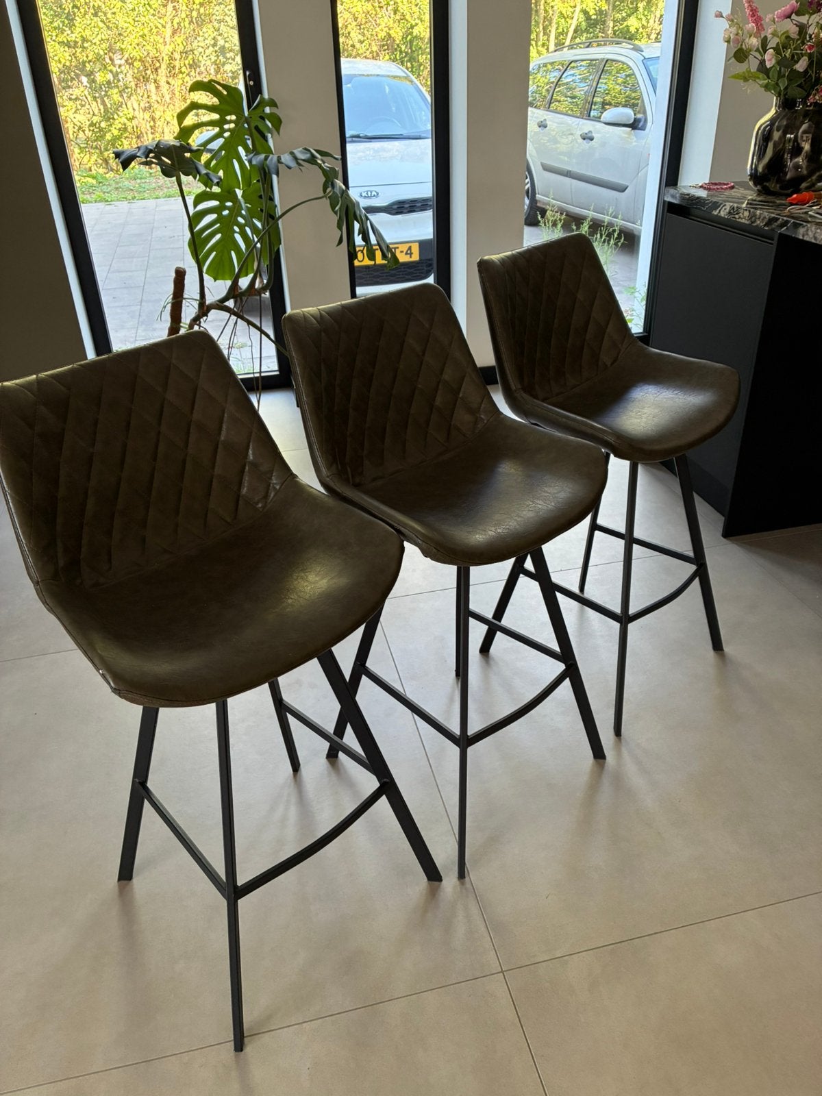 Set van drie barkrukken (barstoelen), Huis en Inrichting, 3 krukken, Ophalen, Zo goed als nieuw, 60 tot 90 cm