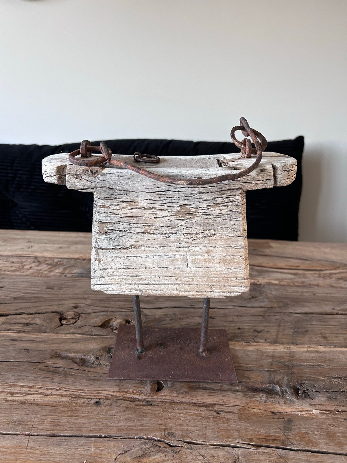Decoratieve houten sculptuur met metalen accenten, Ophalen of Verzenden