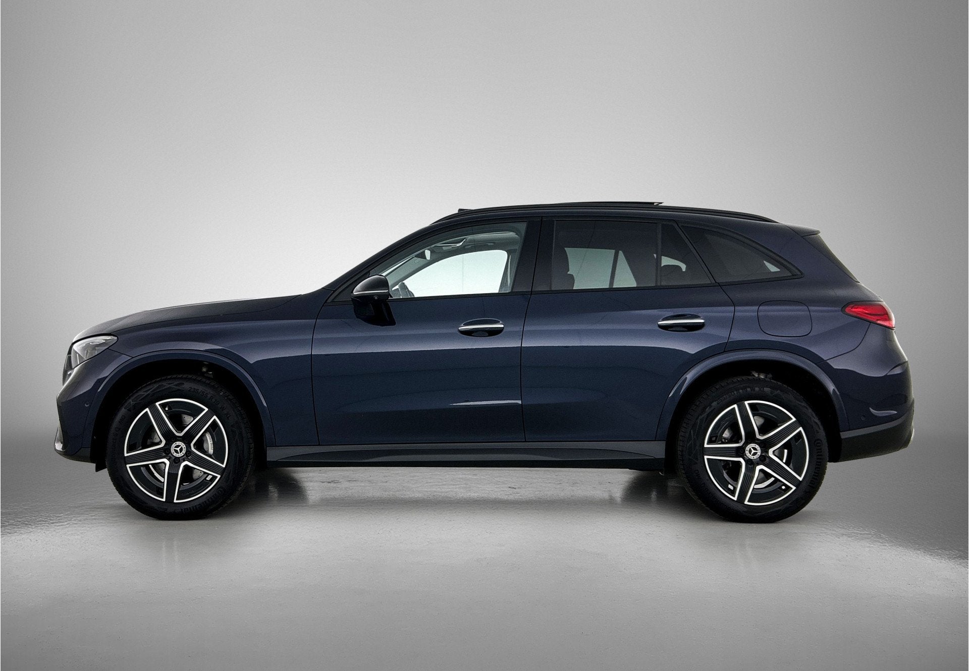 Mercedes-Benz GLC 300 e 4MATIC AMG Plug-In Hybride Night pak, Auto's, Automaat, Gebruikt, Blauw, Vierwielaandrijving