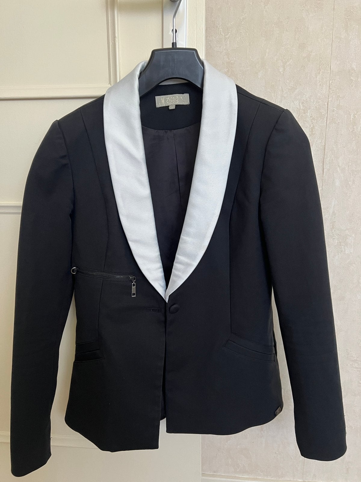 Josh v blazer maat S Rosalie, leuk voor kerst zwart, Kostuum of Pak, Zwart, Ophalen of Verzenden, Zo goed als nieuw