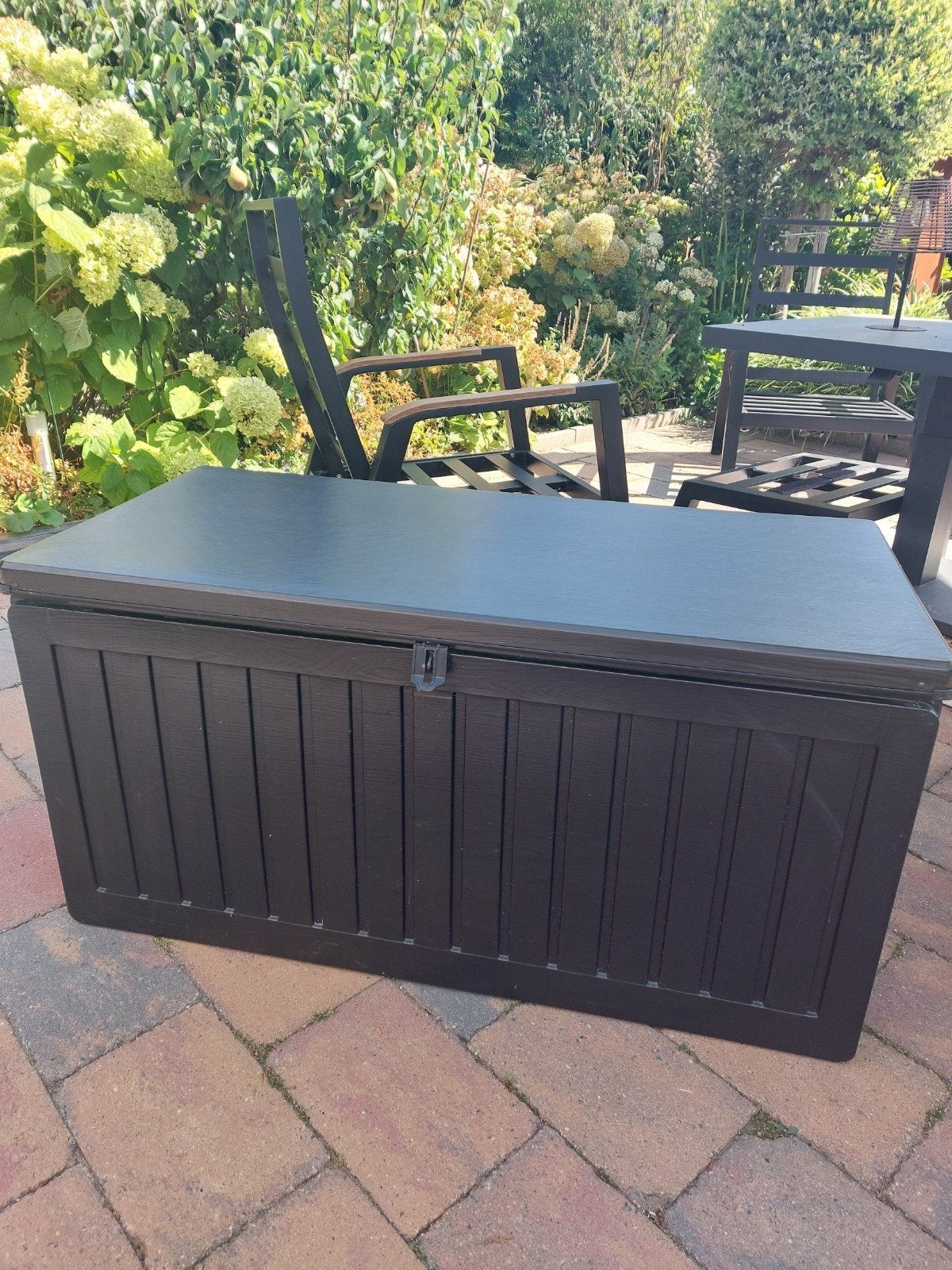 Tekoop mooie kunstof kussenbox., Tuin en Terras, Tuinmeubel-accessoires, Ophalen, Zo goed als nieuw