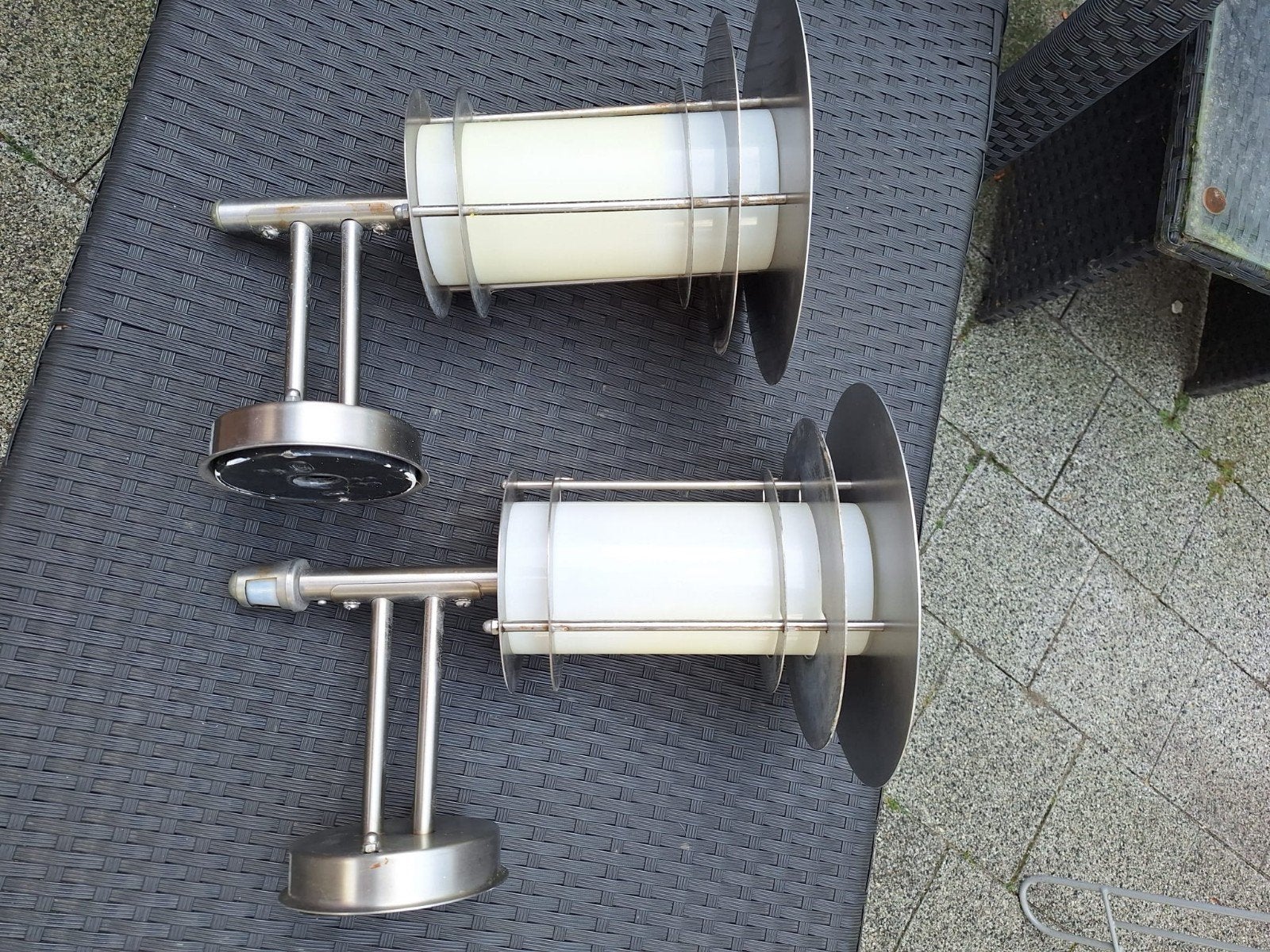 1 buitenlamp zonder sencor de lamp met sensor is verkocht, Ophalen, Gebruikt, Minder dan 50 watt, Wandlamp