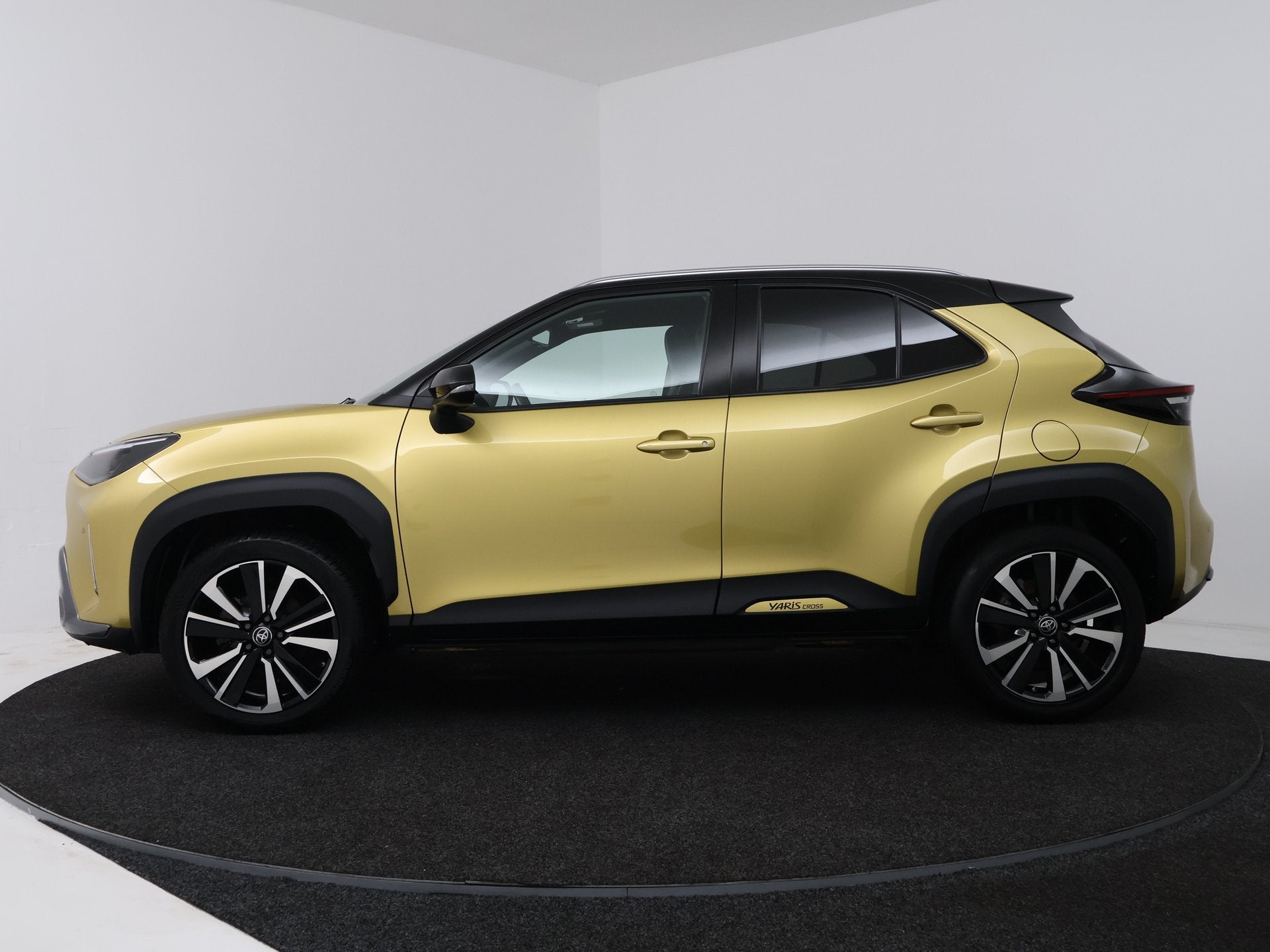 Toyota Yaris Cross 1.5 Hybrid Launch Edition (full options), Auto's, Gebruikt, 116 pk, Bedrijf, Hybride Elektrisch/Benzine