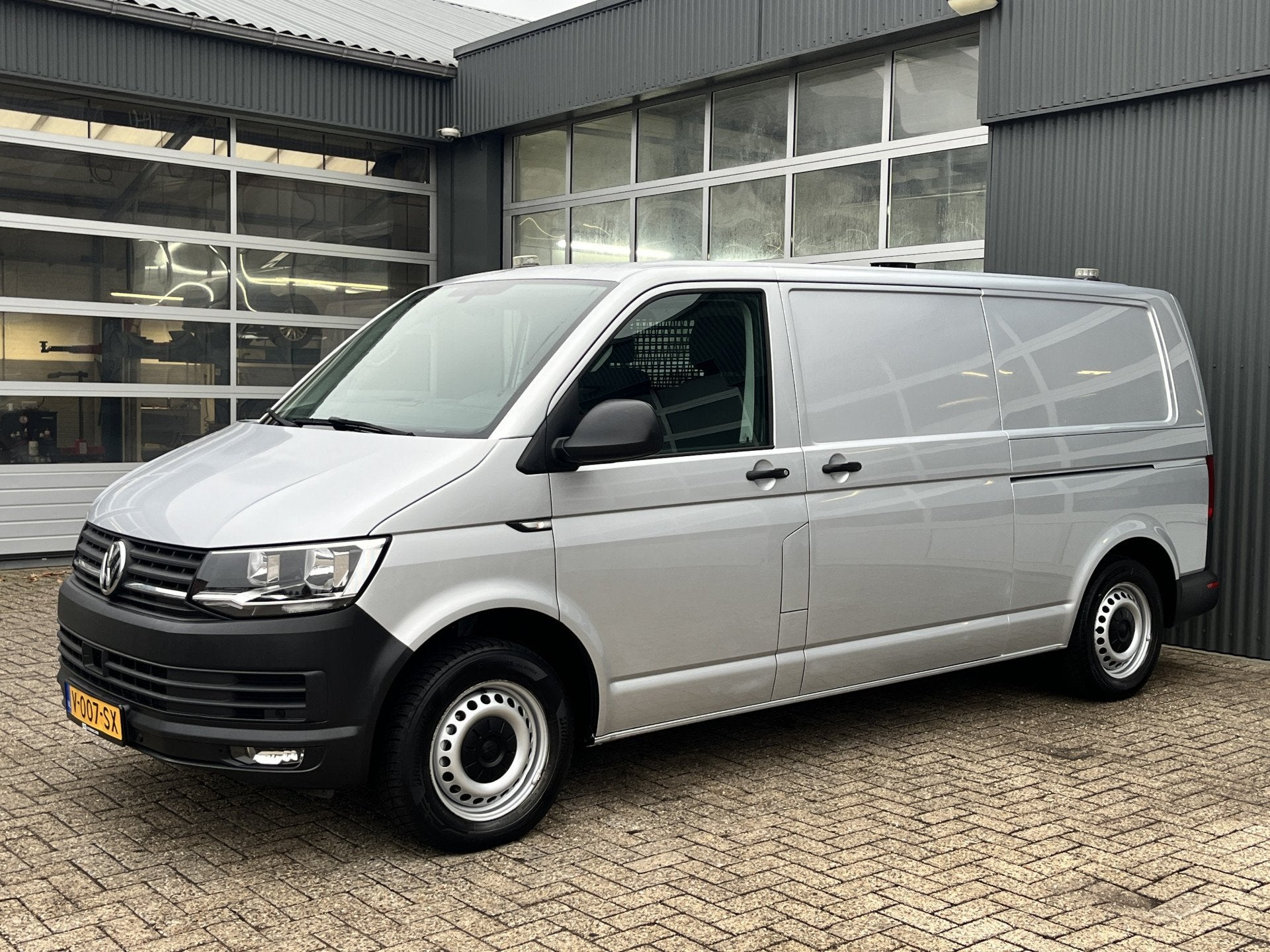 Volkswagen Transporter 2.0 TSI L2H1 Benzine Dubbele Schuifde, Auto's, Voorwielaandrijving, Stof, Gebruikt, 4 cilinders