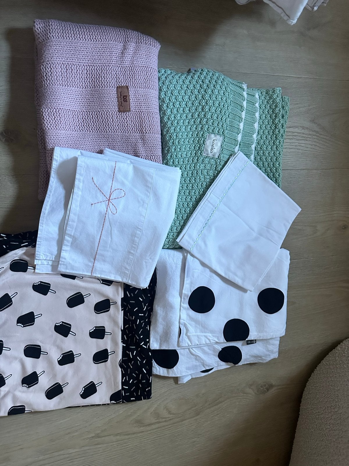 Grote set beddengoed en dekentjes (wieg/ledikant/kinderwagen, Gebruikt, Beddengoedset, Ophalen of Verzenden, Roze
