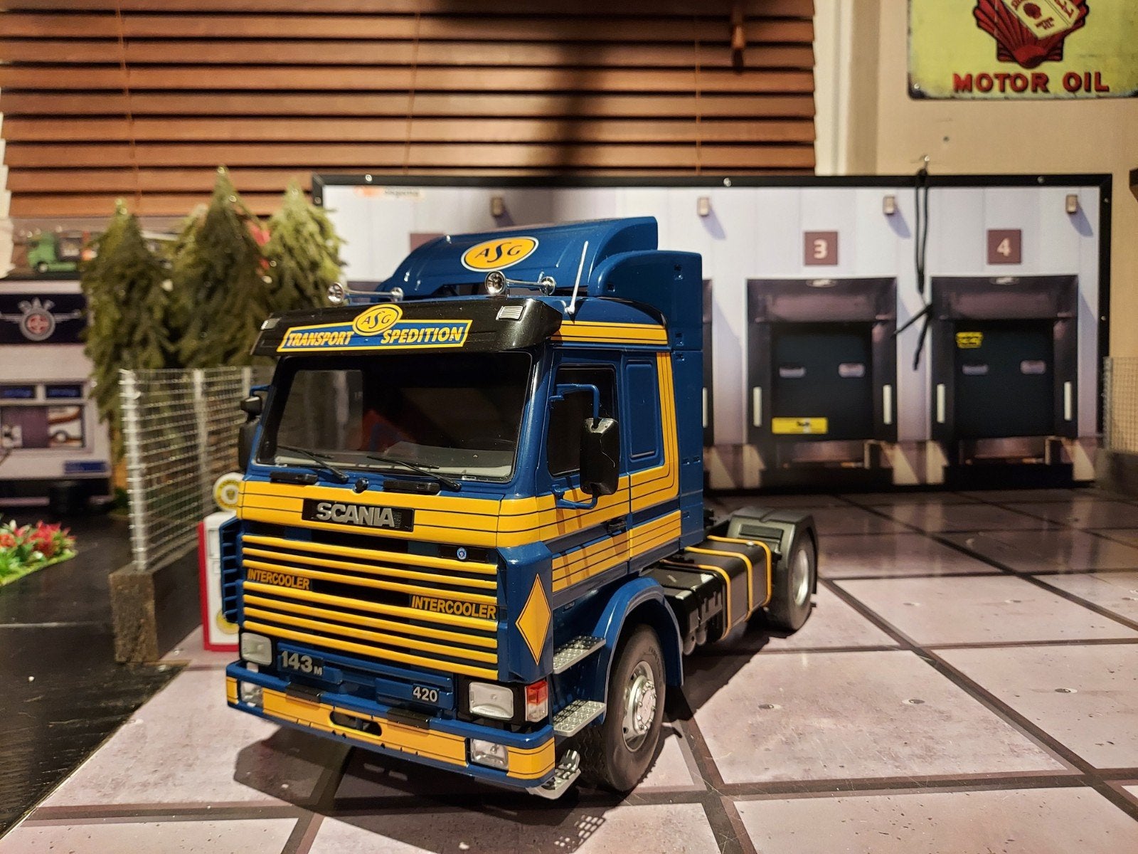 Mode truck.s 1/18, Hobby en Vrije tijd, Ophalen, Zo goed als nieuw, Overige merken