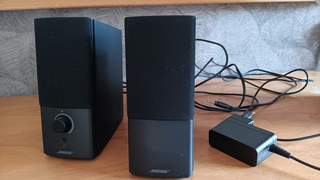 speakers, Inclusief kabels, Speakerset, Ophalen of Verzenden, Zo goed als nieuw