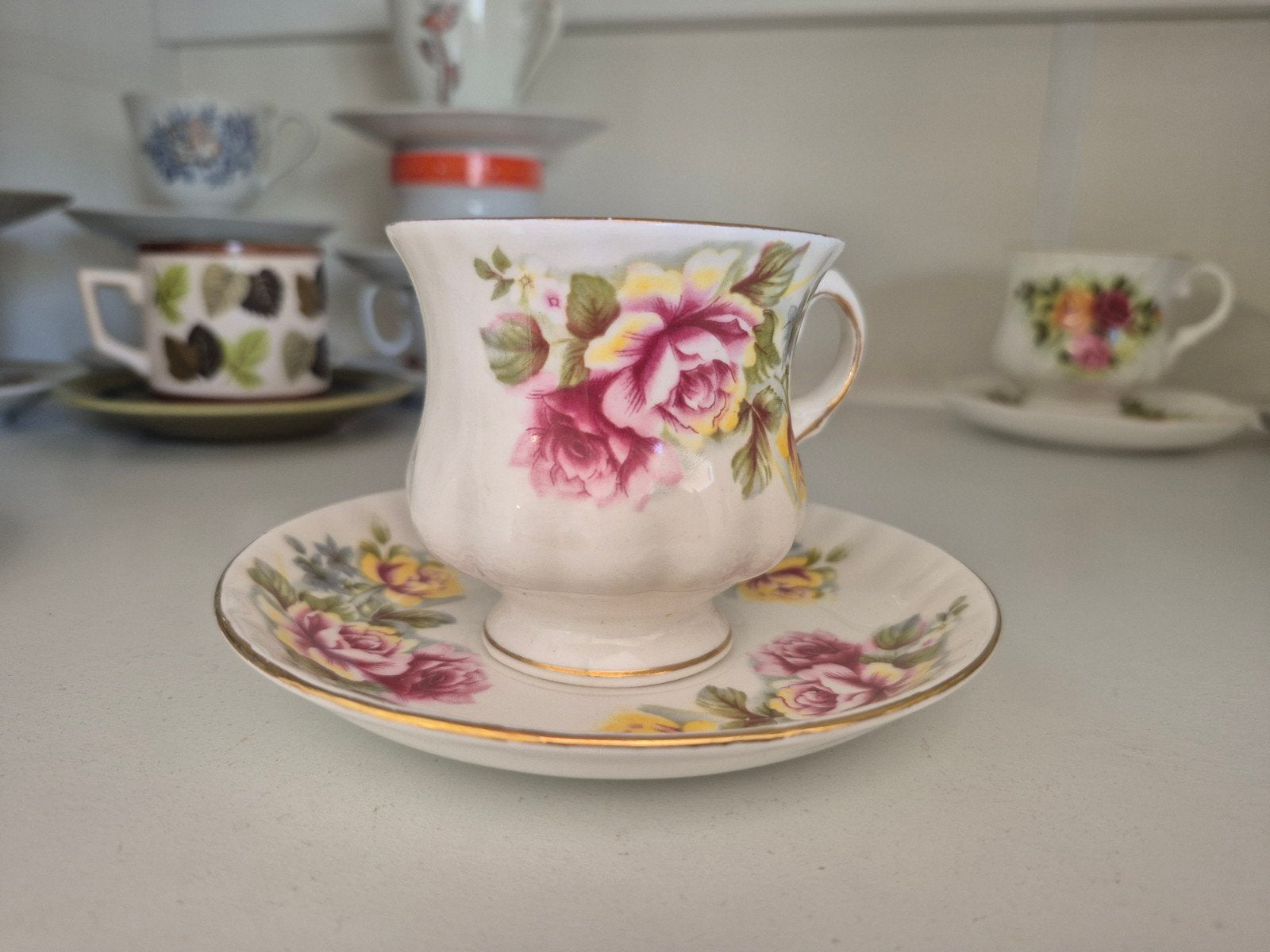 Balmoral Castle Bone China kop en schotel met rozen, Ophalen of Verzenden