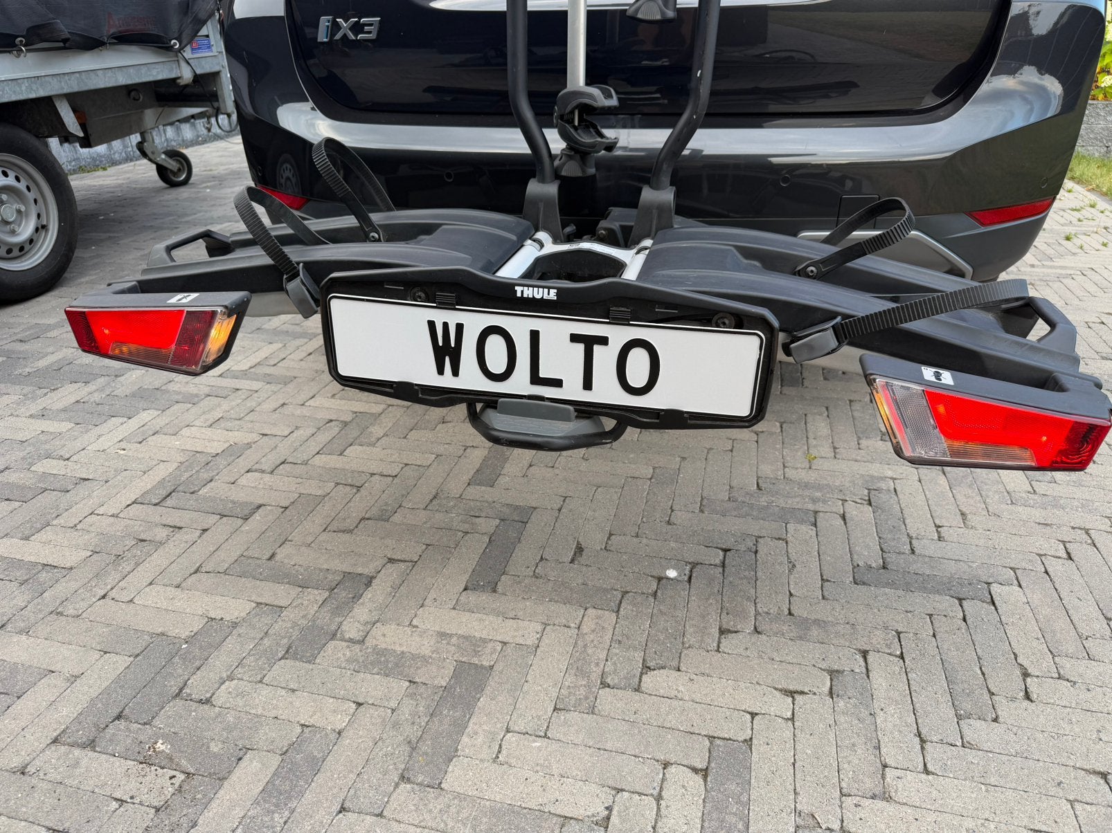 TE HUUR: Thule fietsdrager voor 2 fietsen. Wegklapbaar, Auto diversen, Fietsendragers, Ophalen, Zo goed als nieuw, 2 fietsen, Trekhaakdrager