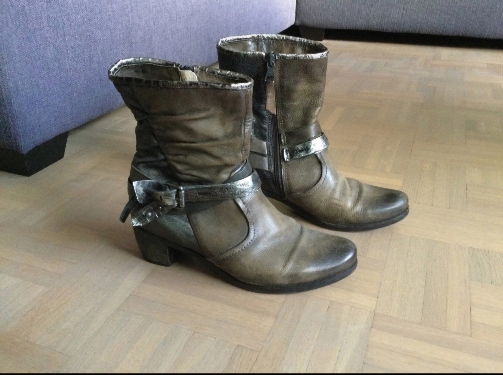 ALS NIEUW !!  stoere groene enkel laarsjes PIEDI NUDI mt  40, Ophalen of Verzenden, Zo goed als nieuw, Groen